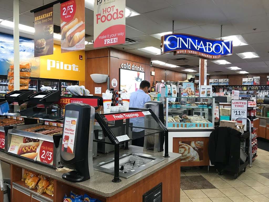 Cinnabon | 5725 CA-58, Boron, CA 93516, USA | Phone: (760) 762-0041