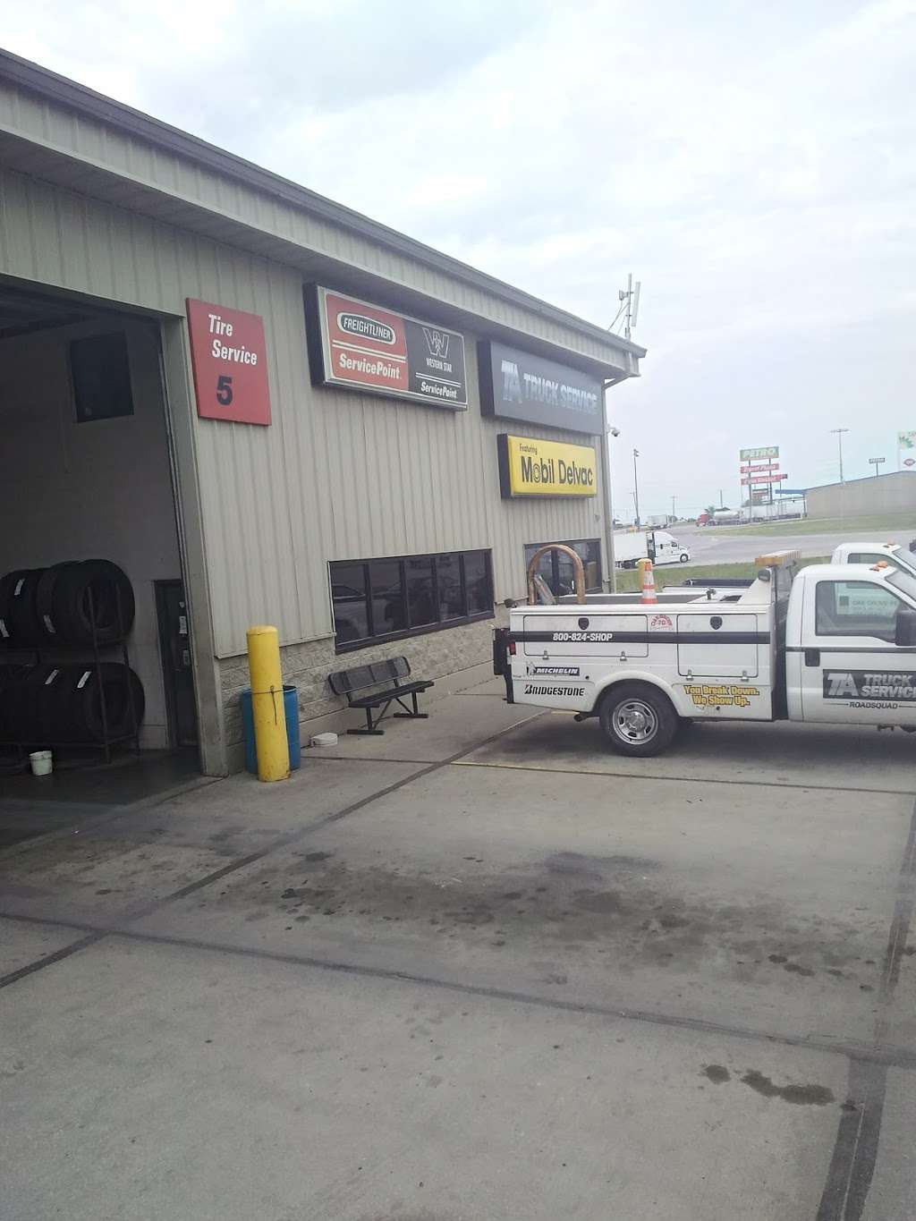 Petro Truck Lube Aka TA Truck Service | 185-579 SW 1st St, Oak Grove, MO 64075, USA | Phone: (800) 748-7292