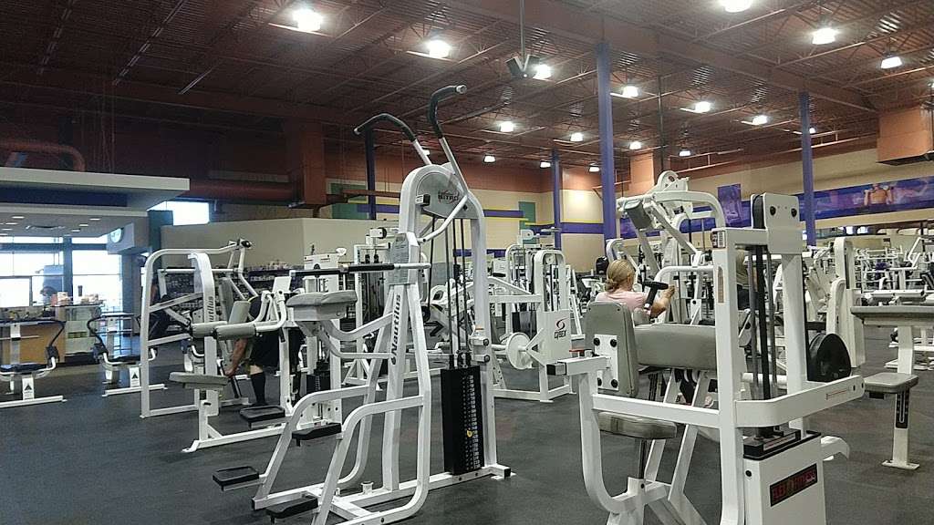 Genesis Health Clubs - Independence | 3850 E Crackerneck Rd, Independence, MO 64055 | Phone: (816) 478-2440