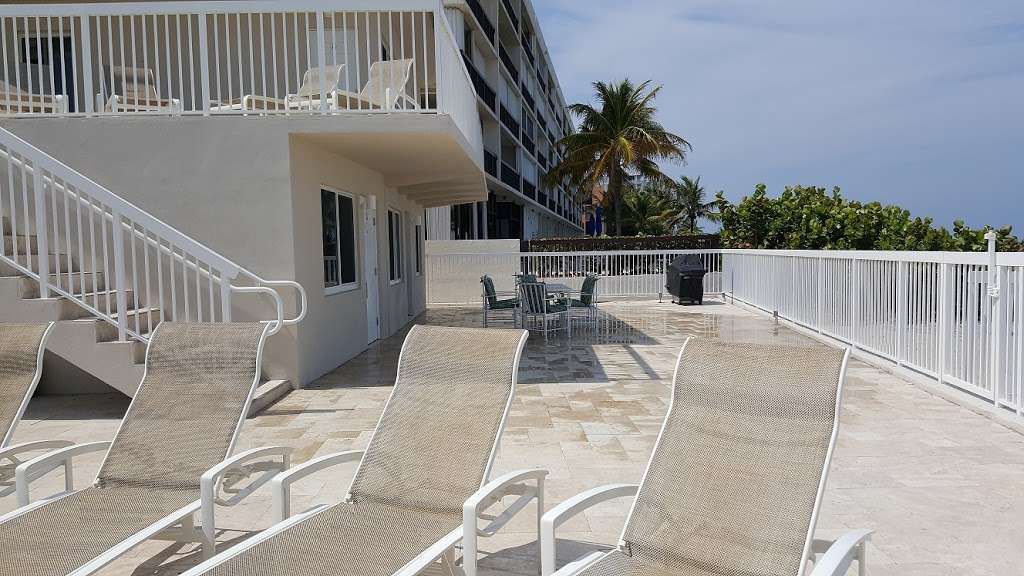 Le Cabanon Children-free Motel | 504 N Ocean Blvd, Pompano Beach, FL 33062, USA | Phone: (954) 941-6171