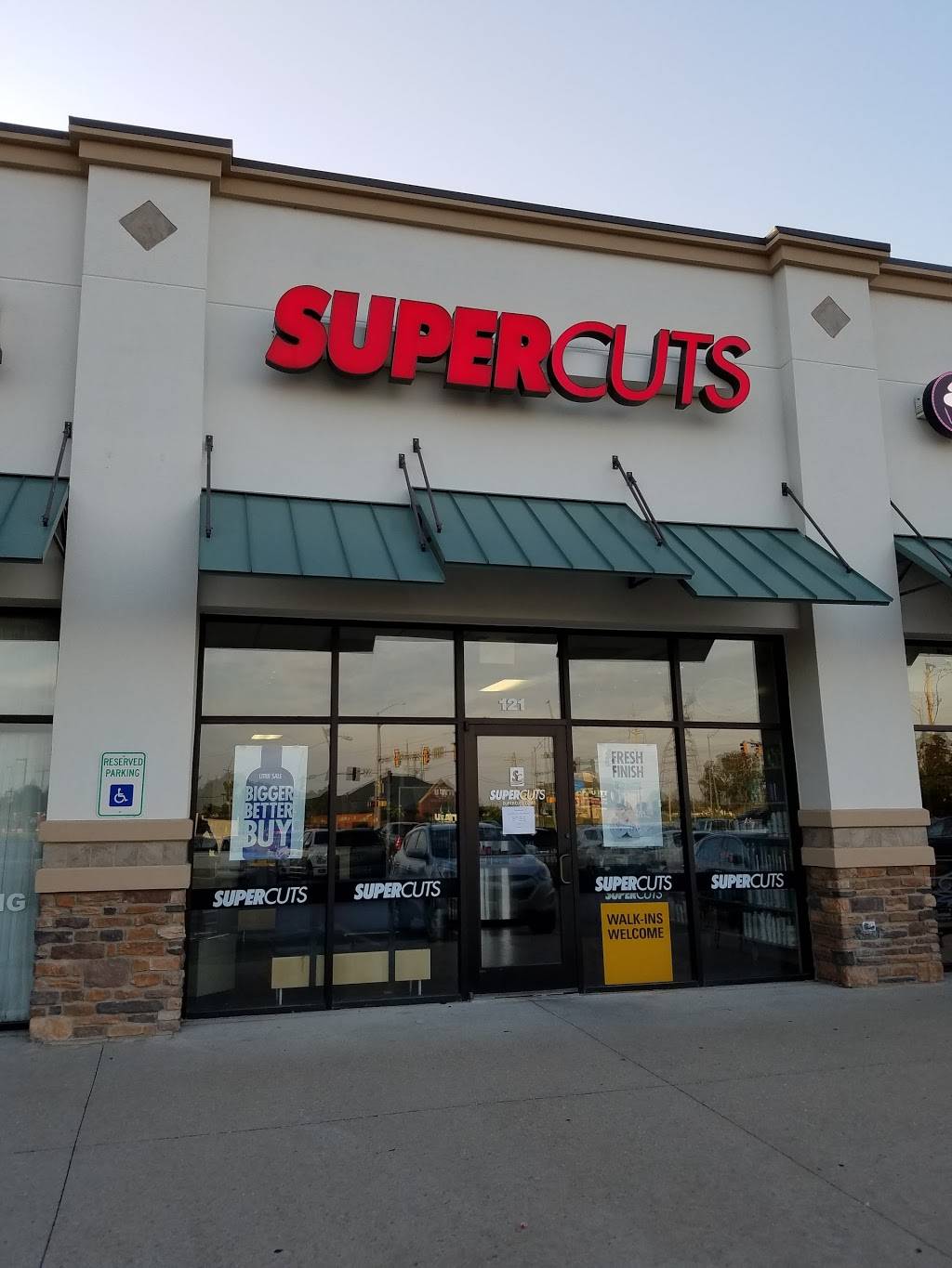 Supercuts | 807 E A St #121, Jenks, OK 74037, USA | Phone: (918) 299-5918