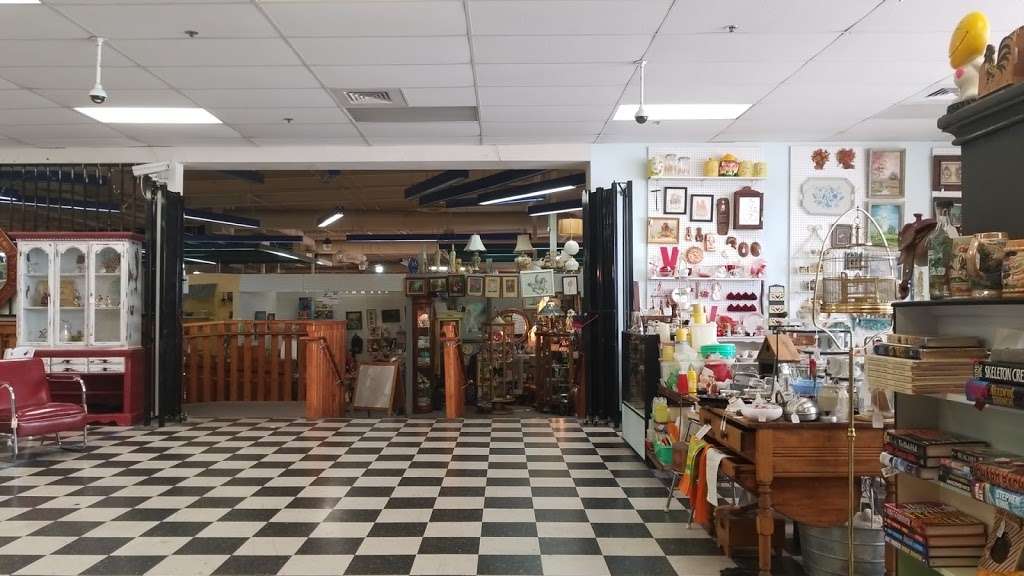 Antique Mall Of America | 9151 S Las Vegas Blvd # 344, Las Vegas, NV 89123, USA | Phone: (702) 933-2791