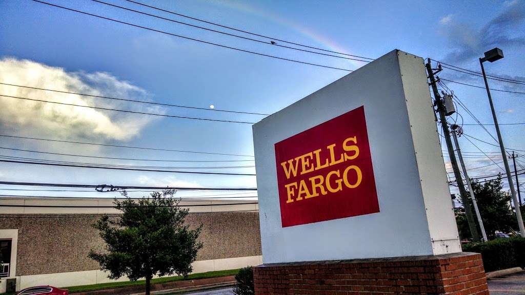 Wells Fargo Bank | 2005 Taylor St, Houston, TX 77007 | Phone: (713) 802-2717