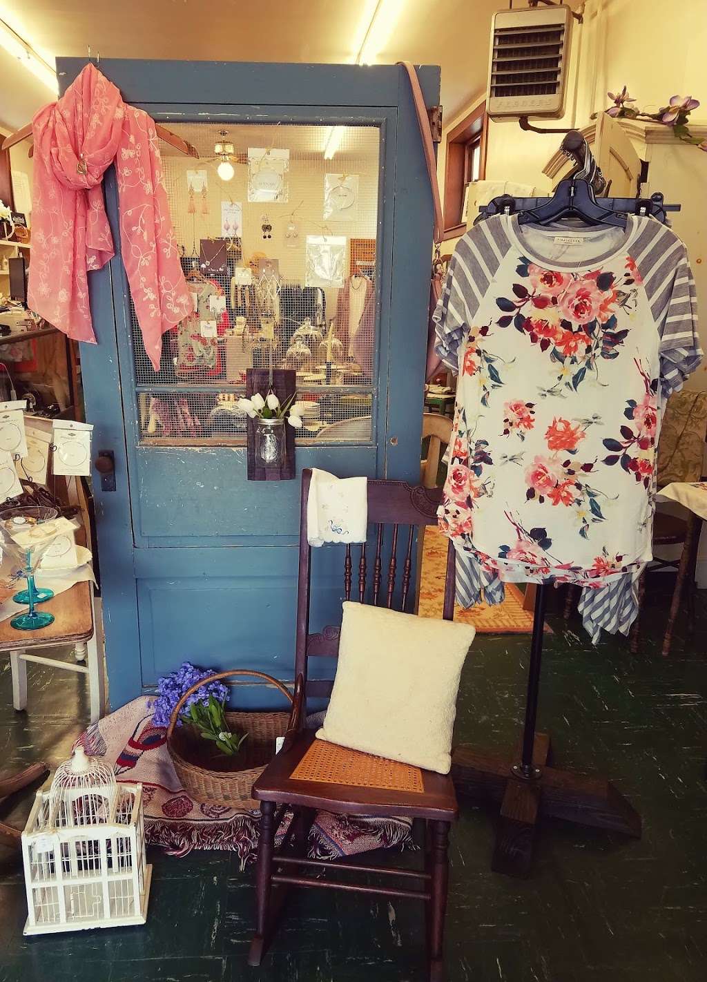 Simplee Charming Boutique | 486a Main St, Oley, PA 19547, USA | Phone: (484) 491-1196