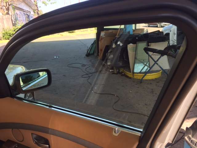 Universal Windshield Replace | 3535 Bingle Rd #1/2, Houston, TX 77055 | Phone: (713) 690-1794