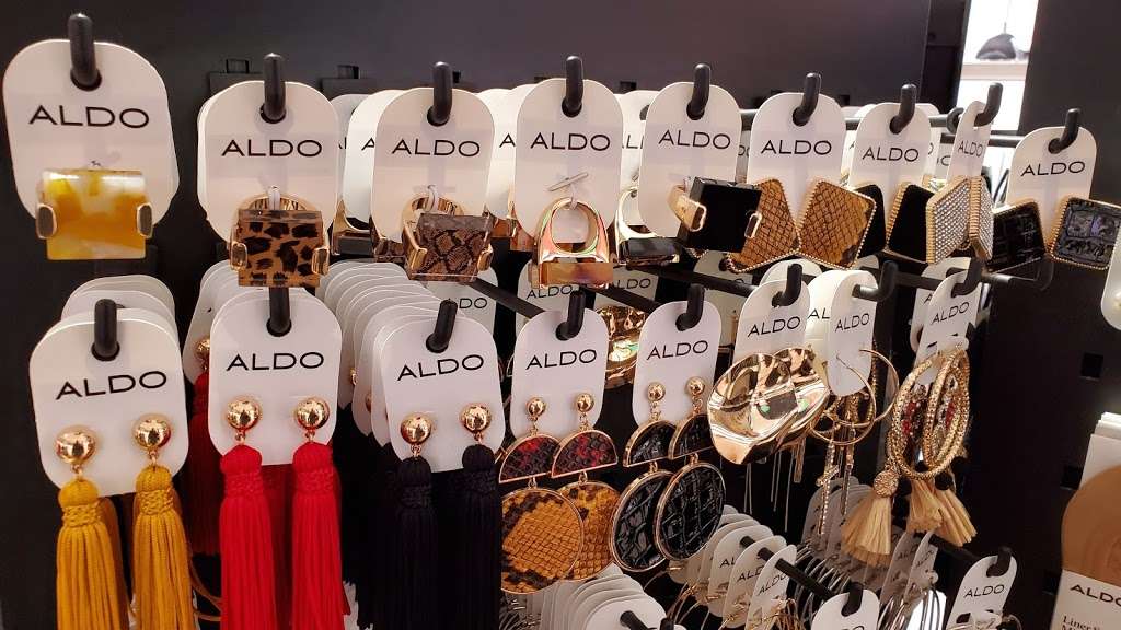 Aldo | 4905 Old Orchard Rd c25, Skokie, IL 60077 | Phone: (847) 329-8985