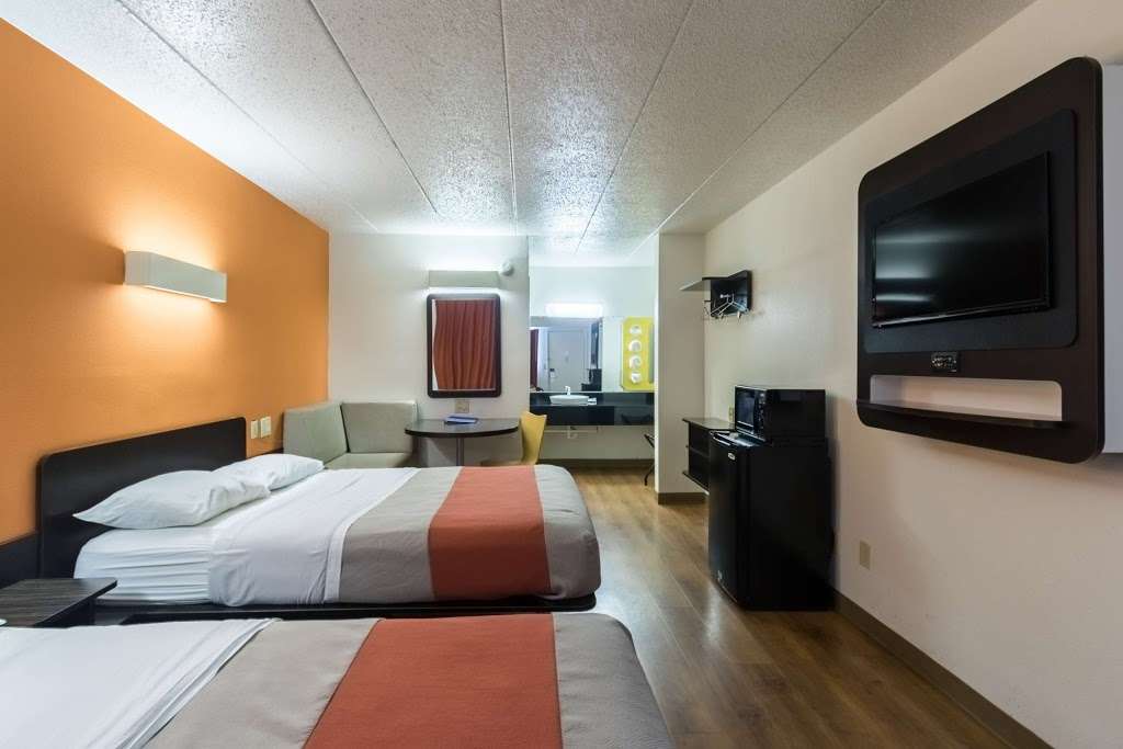 Motel 6 Crawfordsville IN | 1040 Corey Blvd, Crawfordsville, IN 47933, USA | Phone: (765) 362-0300