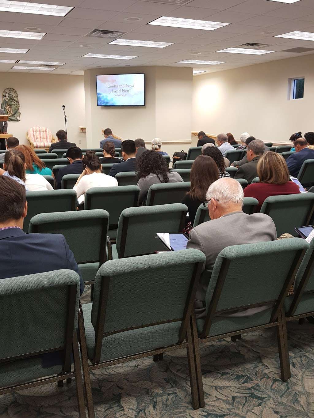 Kingdom Hall of Jehovahs Witnesses | 597 N Thompson Rd, Apopka, FL 32712, USA | Phone: (407) 703-7843