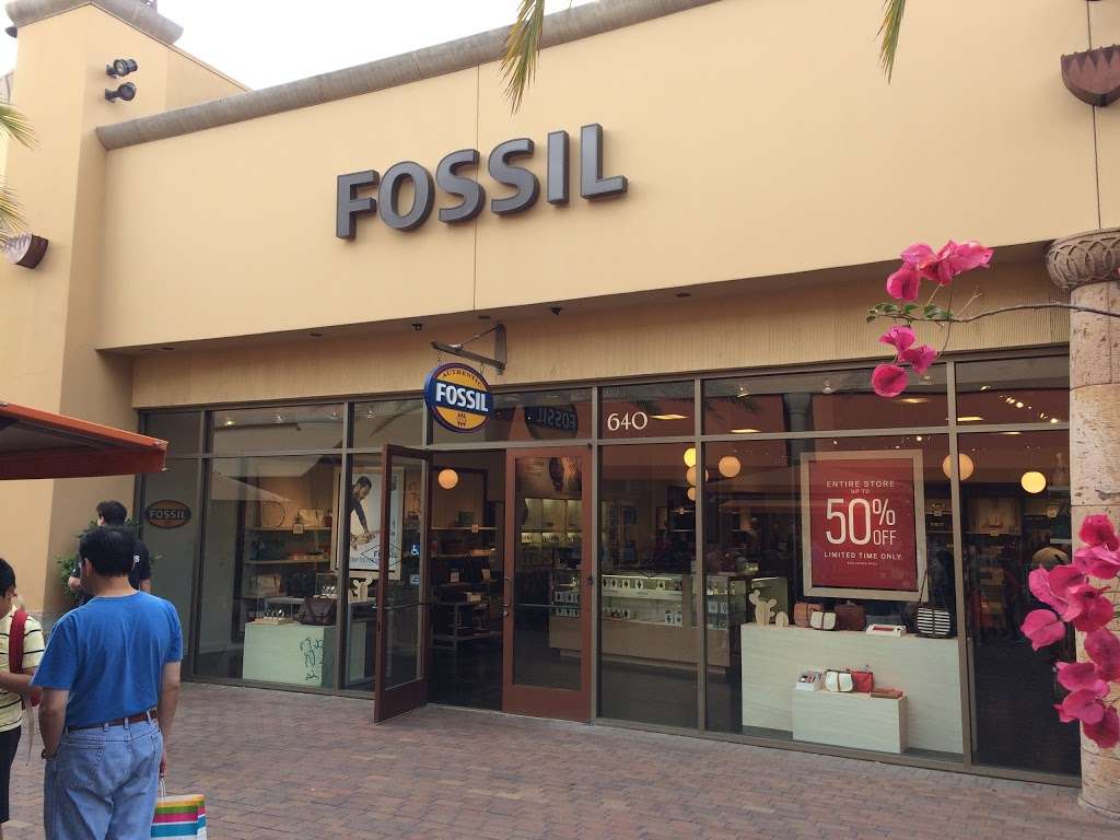 Fossil Outlet Store | 100 Citadel Dr #640, Commerce, CA 90040, USA | Phone: (323) 728-8286