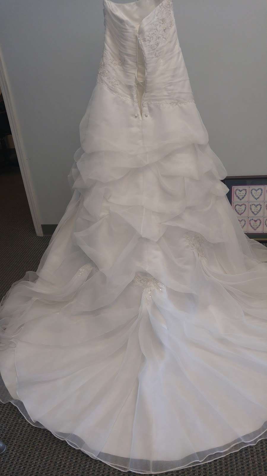 Royal Cleaners | 1821 E Santa Fe St, Gardner, KS 66030, USA | Phone: (913) 884-8421