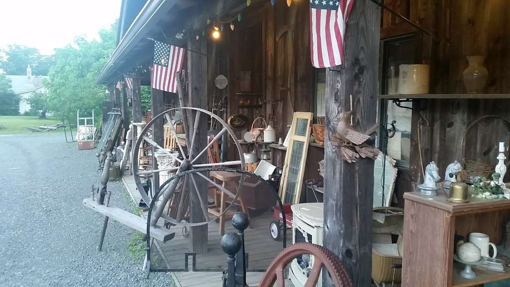Mountain Home Antiques | 6580 PA-390, Cresco, PA 18326, USA | Phone: (570) 595-8581
