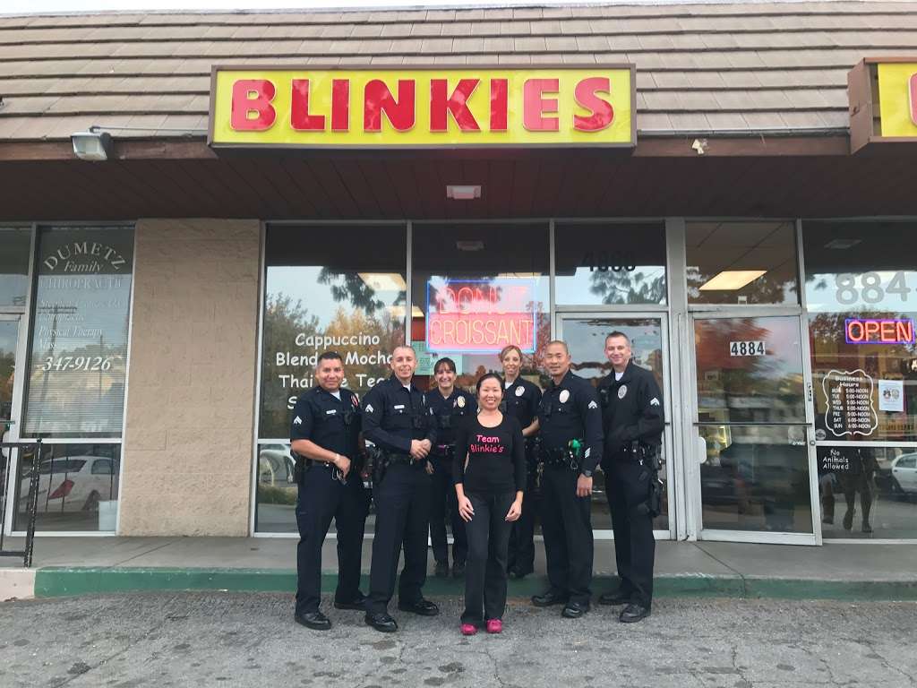 Blinkies Donut Emporium | 4884 Topanga Canyon Blvd, Woodland Hills, CA 91364, USA | Phone: (818) 884-4456