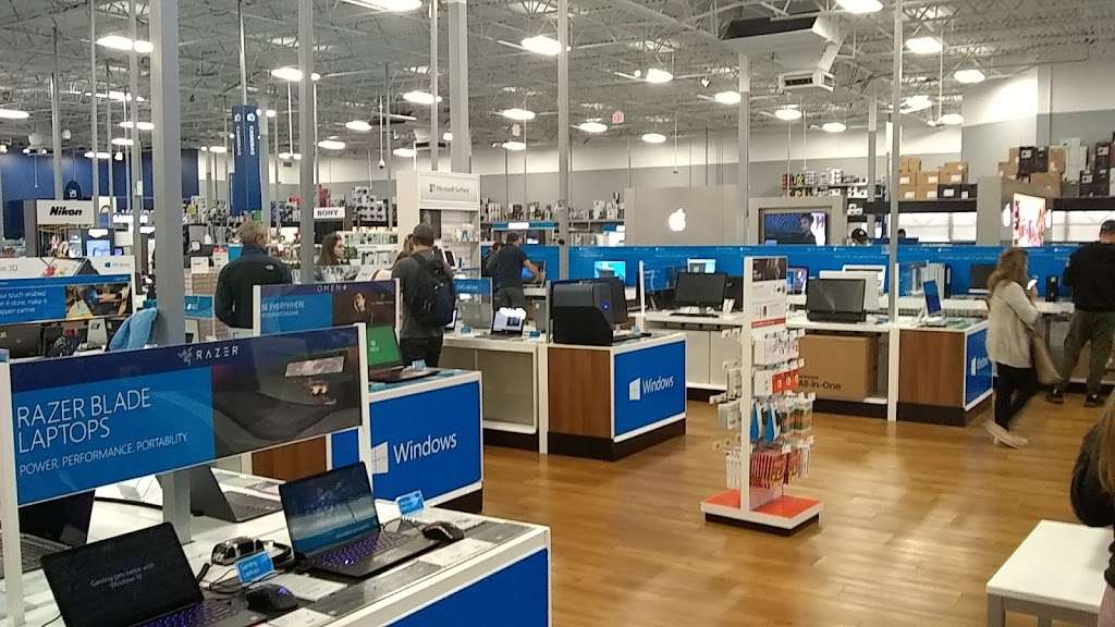 Best Buy | 1620 W Osceola Pkwy, Kissimmee, FL 34741, USA | Phone: (407) 847-8617