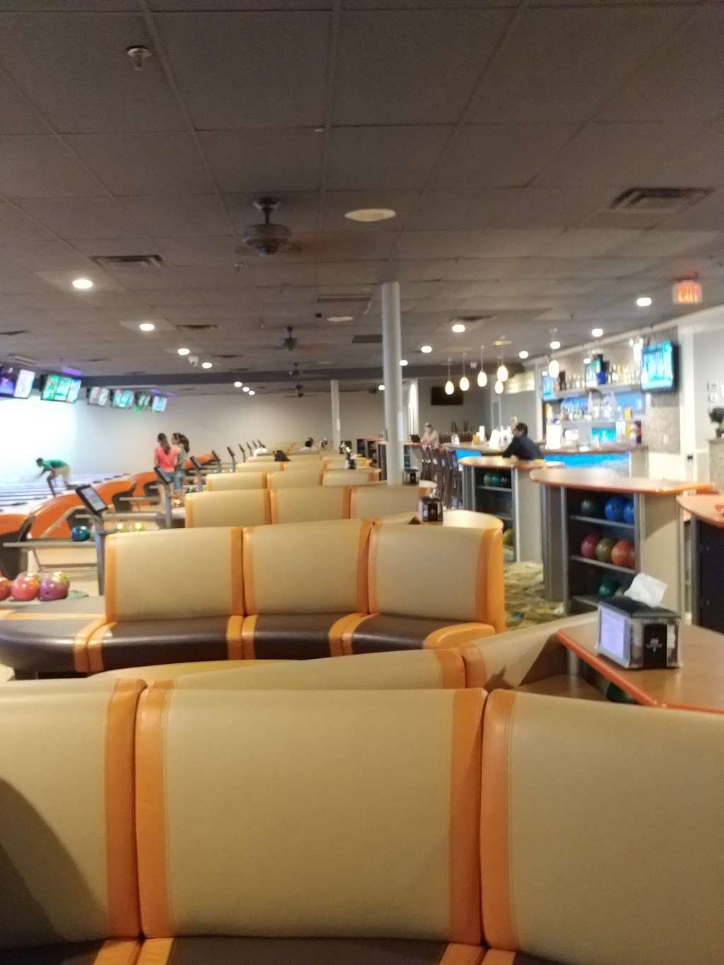 East Windsor Bowl & Recreation Center | 529 US-130, East Windsor, NJ 08520, USA | Phone: (609) 448-2258