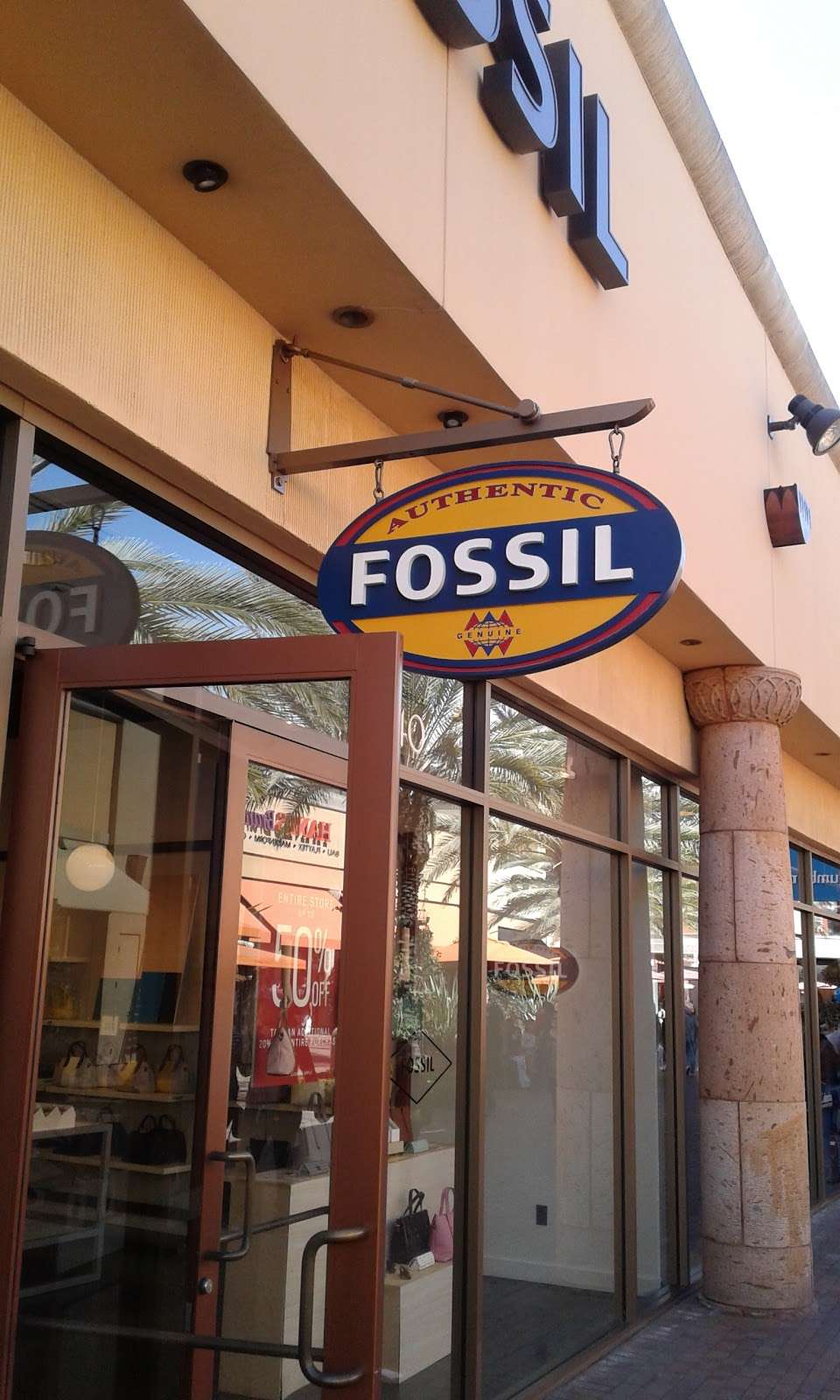 Fossil Outlet Store | 100 Citadel Dr #640, Commerce, CA 90040, USA | Phone: (323) 728-8286