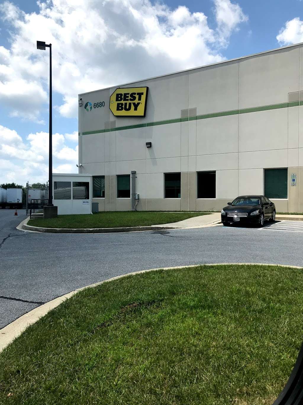 Best Buy Distribution Center | 6680 Business Pkwy, Elkridge, MD 21075, USA | Phone: (410) 579-8869