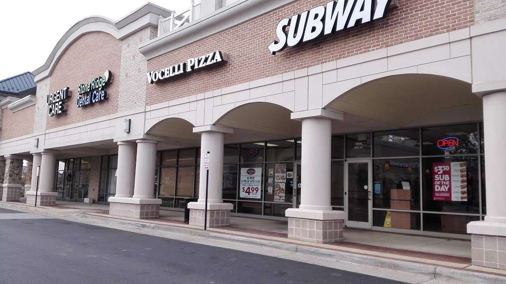Vocelli Pizza | 42010 Village Center Plaza #130, Stone Ridge, VA 20105, USA | Phone: (703) 327-9007