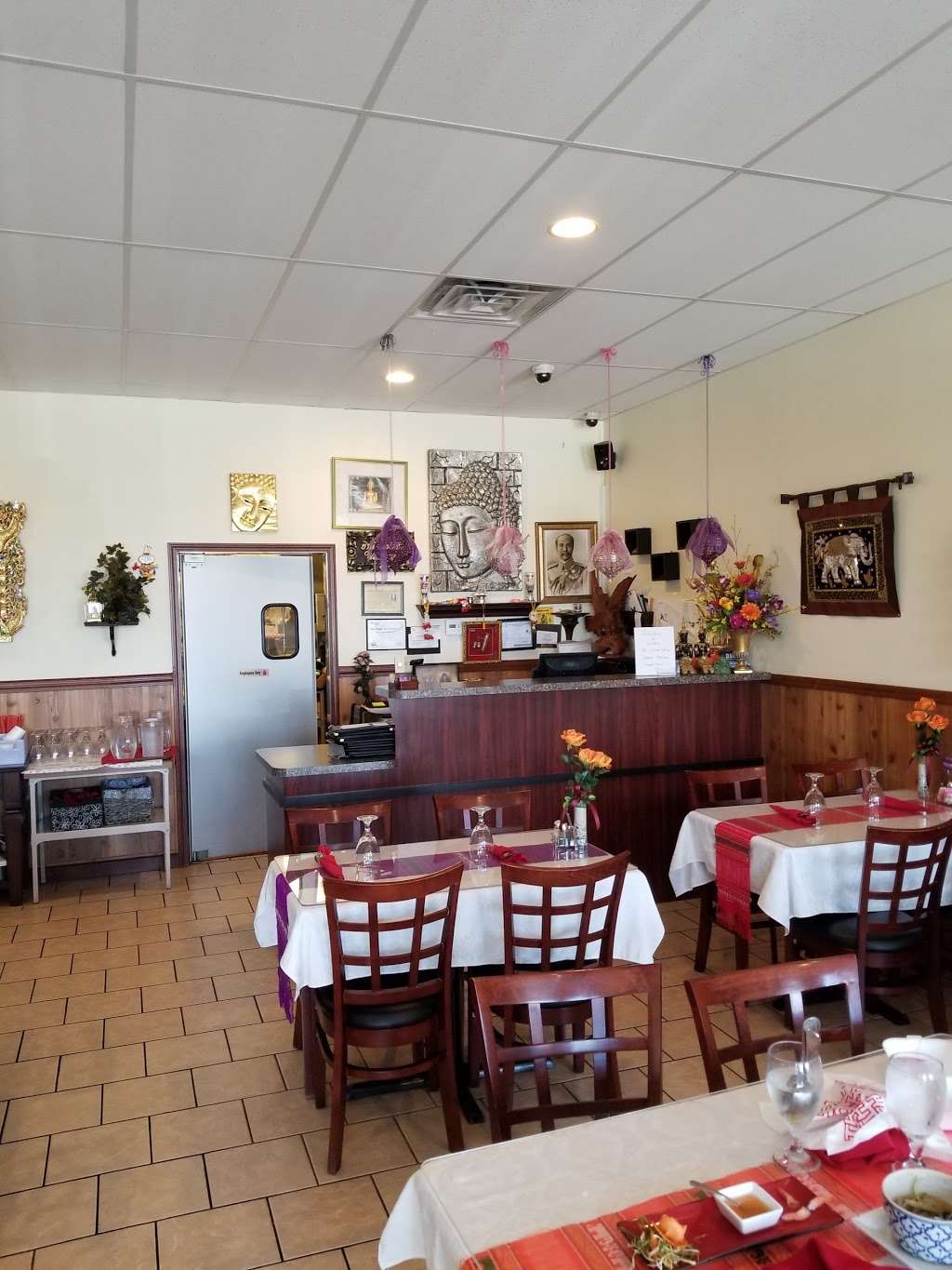 Thai Lanna | 9655 E US Hwy 36 Ste I, Avon, IN 46123 | Phone: (317) 426-3420