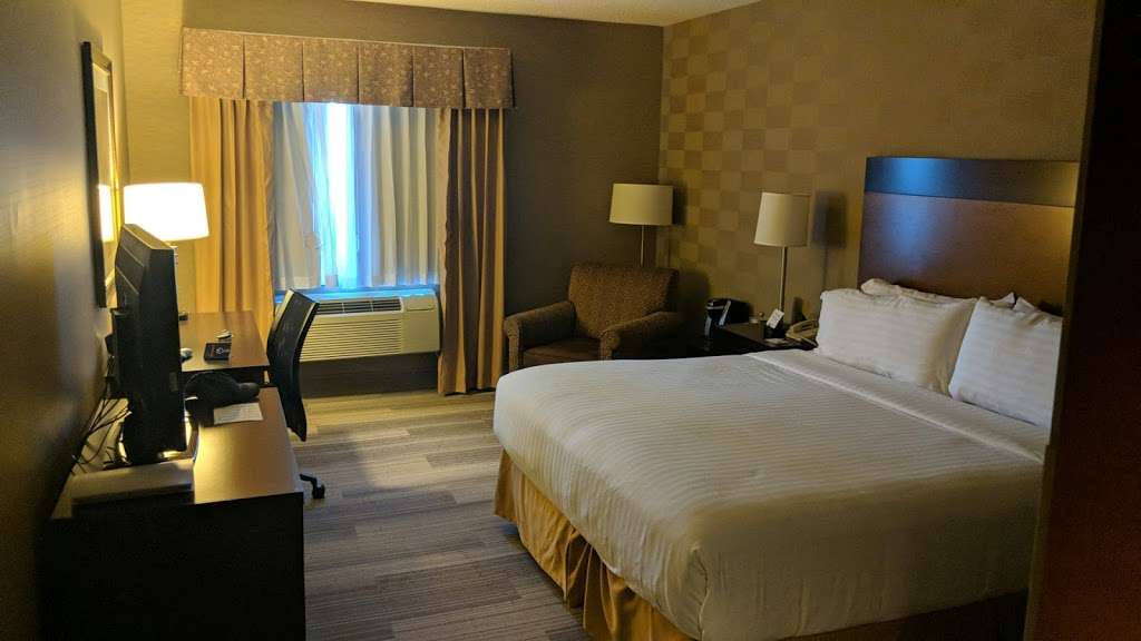 Holiday Inn Express & Suites Denver Sw-Littleton | 12683 W Indore Pl, Littleton, CO 80127, USA | Phone: (720) 981-1000