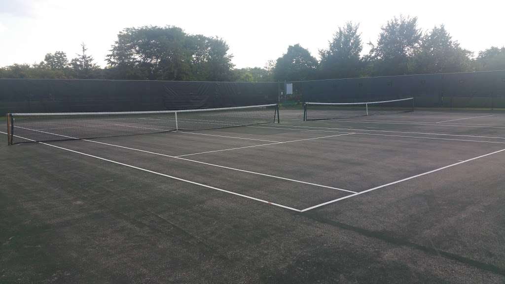 Tennis Court | 900 Grosse Pointe Blvd, Vernon Hills, IL 60061, USA