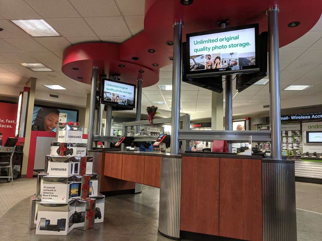 Verizon Authorized Retailer – Cellular Sales | 2905 N Center St, Hickory, NC 28601, USA | Phone: (828) 855-3800