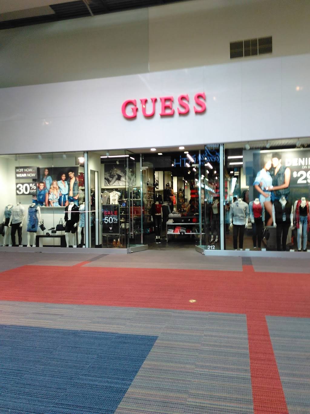 GUESS Factory | 3000 Grapevine Mills Pkwy Unit 212, Grapevine, TX 76051, USA | Phone: (972) 724-6856