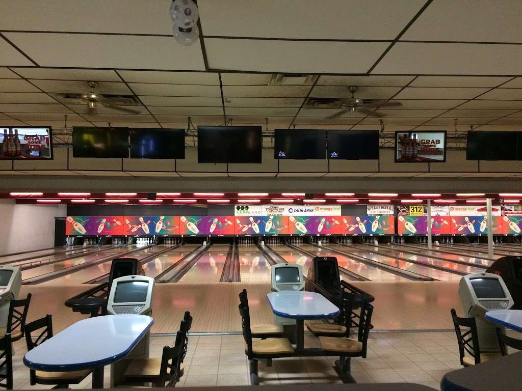 Columbus Bowling Center | 3010 State St, Columbus, IN 47201, USA | Phone: (812) 372-7857