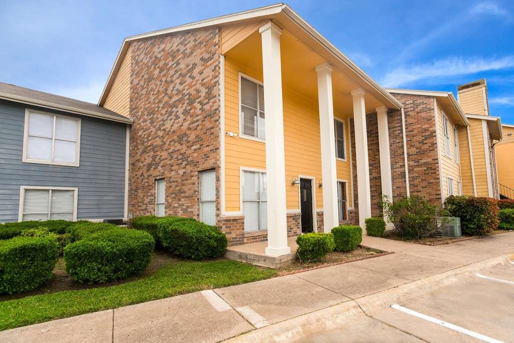 Bella Vista Creek Apartments | 3402 S Buckner Blvd #5469, Dallas, TX 75227, USA | Phone: (214) 483-1766