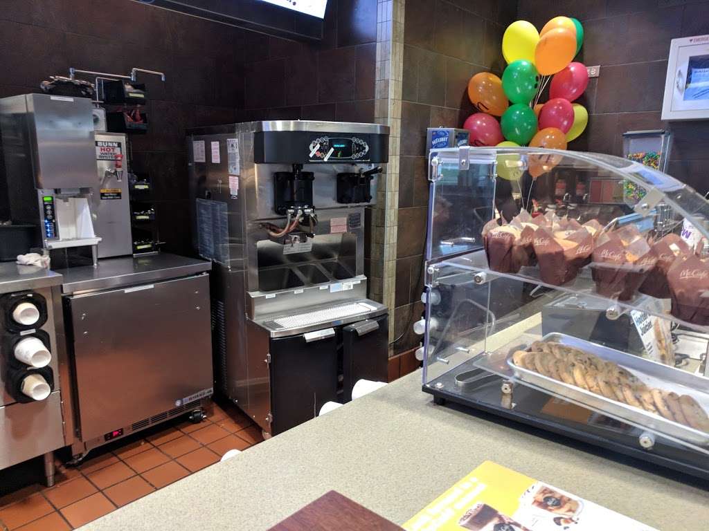 McDonalds | 675 N Weber Rd, Romeoville, IL 60446, USA | Phone: (815) 293-4900