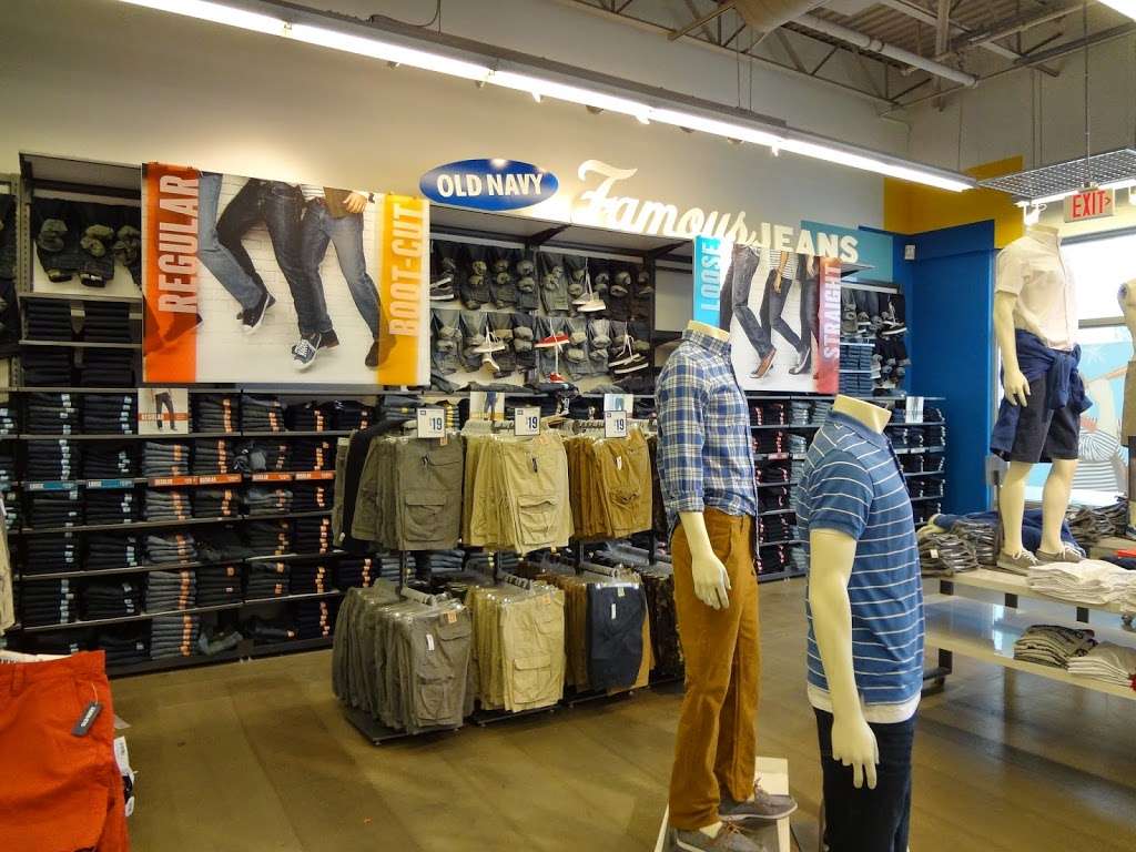 Old Navy | 400 S State Rd, Springfield, PA 19064, USA | Phone: (610) 604-0129