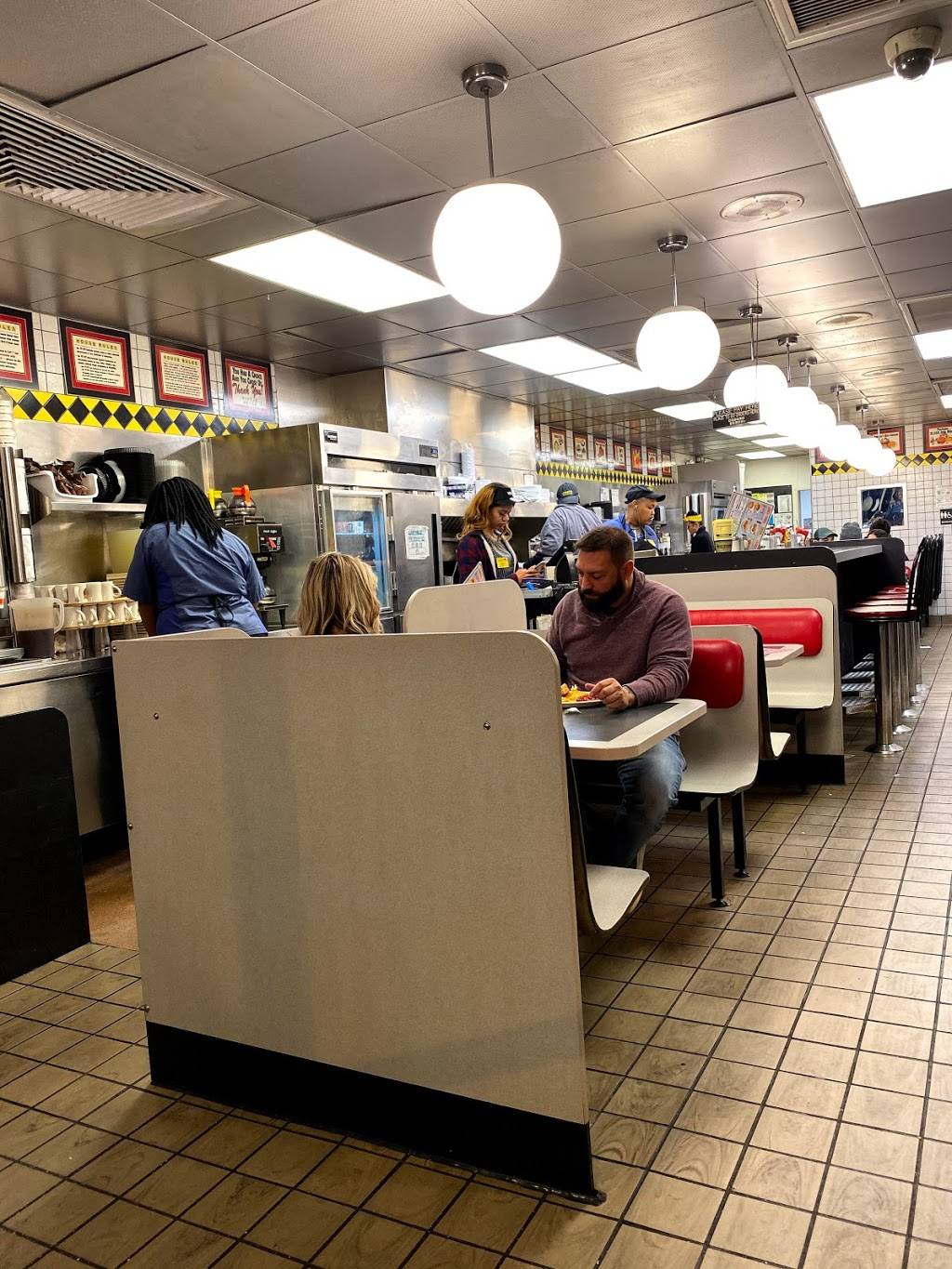 Waffle House | 4739 South Blvd, Charlotte, NC 28217, USA | Phone: (704) 525-7471