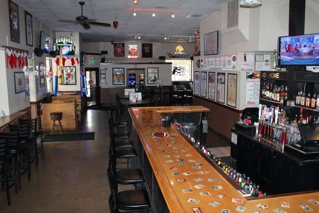 Offsides Sports Bar & Grill | 680 S Eastwood Dr, Woodstock, IL 60098, USA | Phone: (815) 334-8700