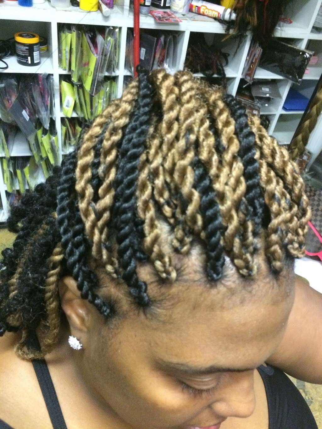 Dereks Hair Studio | 3090, 2920 N Tryon St suite 206, Charlotte, NC 28205 | Phone: (980) 228-8176