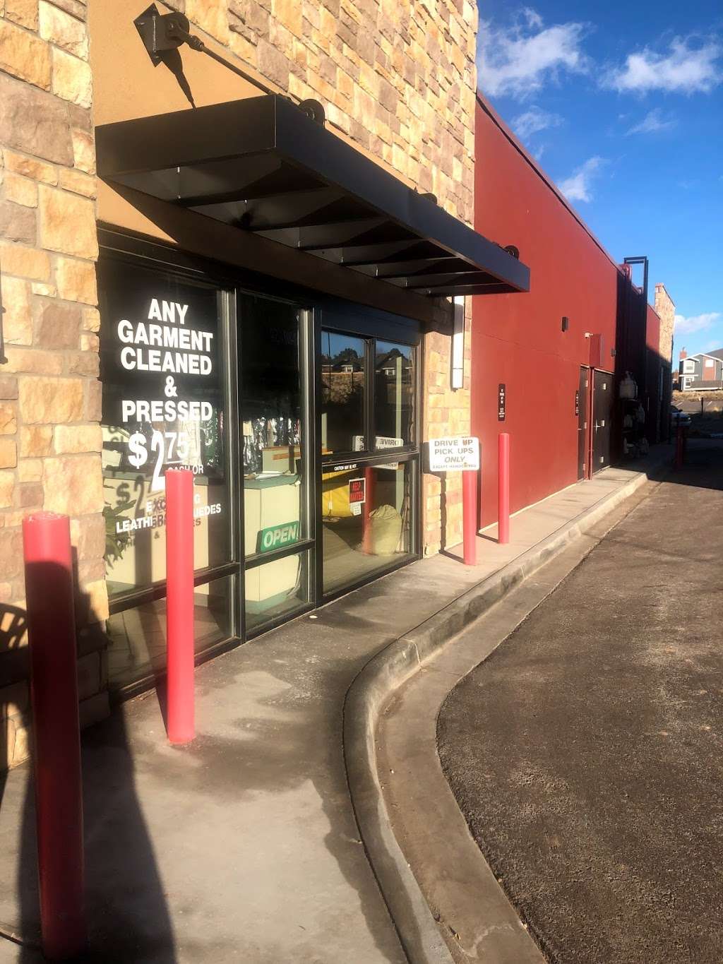 Continental Dry Cleaners | 2680 E County Line Rd, Highlands Ranch, CO 80126 | Phone: (303) 220-0350