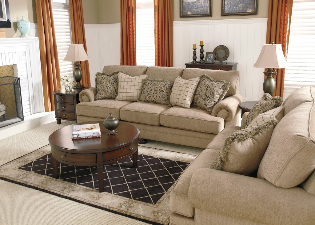 CB Furniture | 921 W Pioneer Pkwy, Grand Prairie, TX 75051, USA | Phone: (972) 623-3330