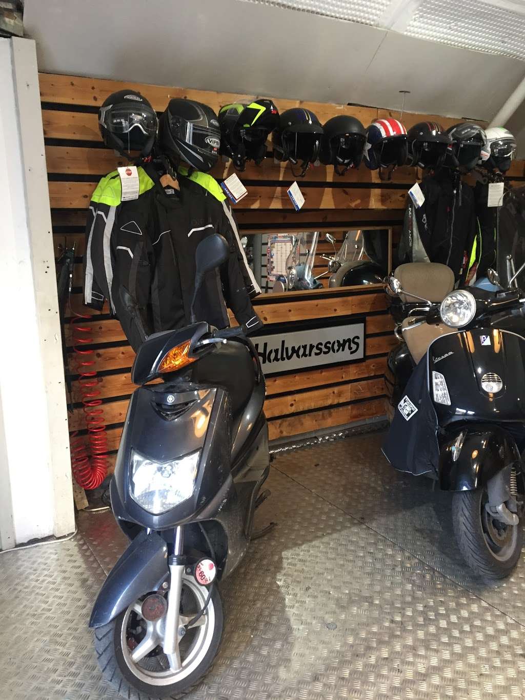 My Scooters and Motorcycles | 347 New Kings Rd, Fulham, London SW6 4RJ, UK | Phone: 020 7384 9534