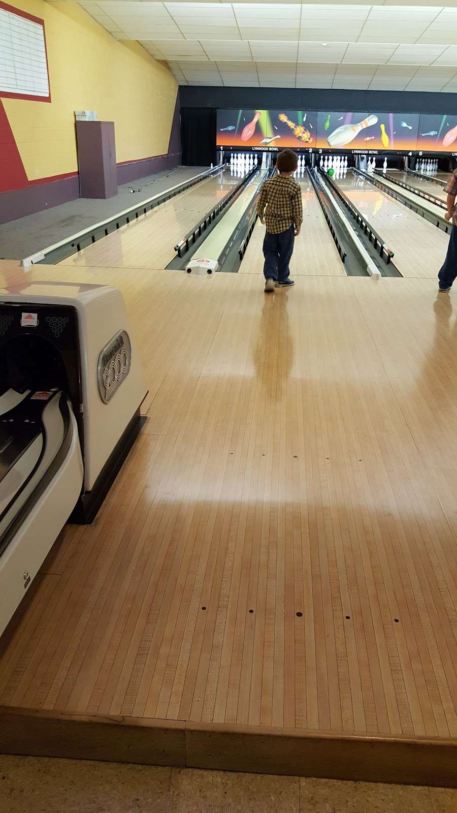 Lynwood Bowl | 2581 Glenwood Lansing Rd # A, Lynwood, IL 60411, USA | Phone: (708) 895-6633