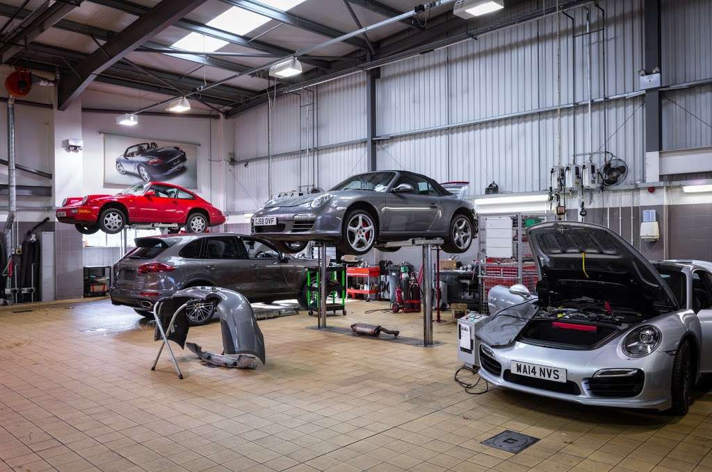 Porsche Centre Tonbridge | Brook Farm, Five Oak Green Rd, Tonbridge TN11 0QN, UK | Phone: 01732 361222