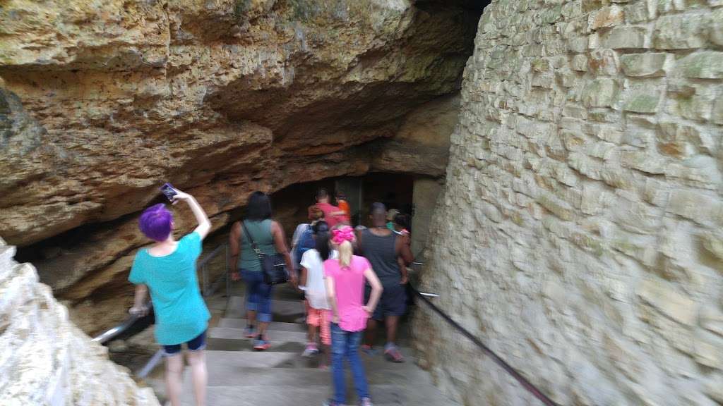 San Antonio Natural Bridge Caverns | Pvt Rd at FM 3009, San Antonio, TX 78266, USA