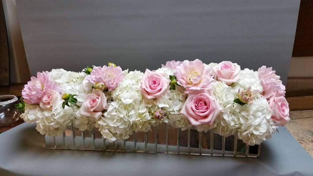 Marquis Floral | 286 NJ-34, Matawan, NJ 07747, USA | Phone: (732) 441-4800