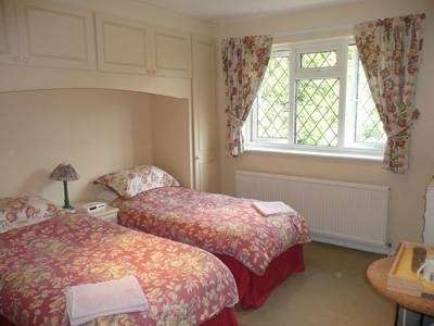 The Turners Bed & Breakfast | 43 Craigweil Ave, Radlett WD7 7ET, UK | Phone: 01923 469245