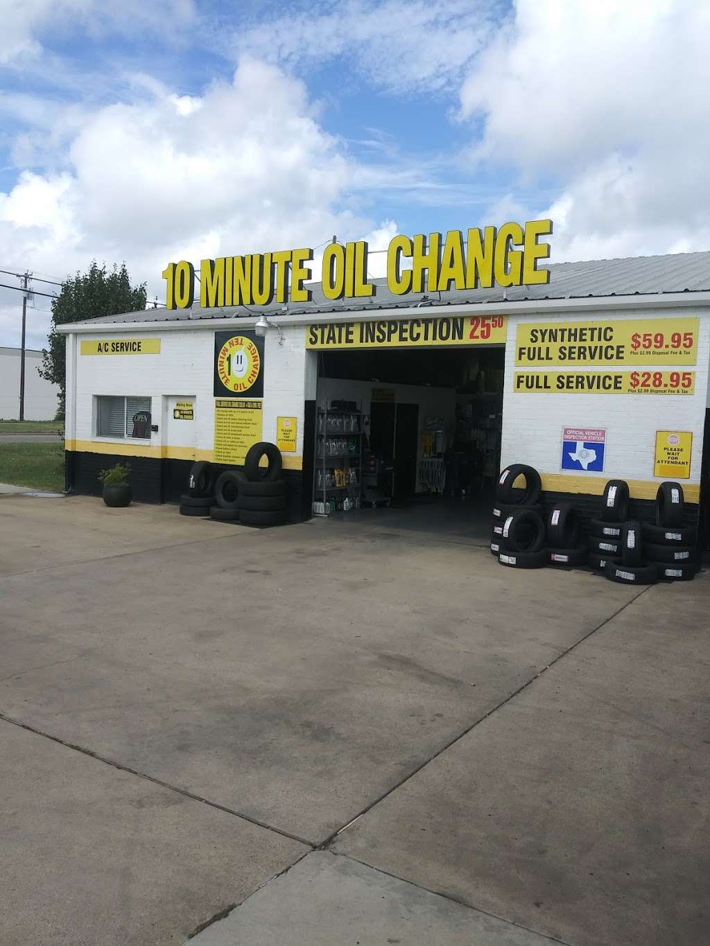 Ten Minute Oil change | 3104 N Houston School Rd, Lancaster, TX 75134, USA | Phone: (972) 228-3000