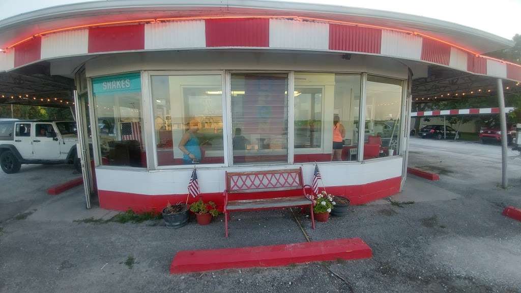 Dons Drive-In | 15437 US-41, Kentland, IN 47951, USA | Phone: (219) 474-6323