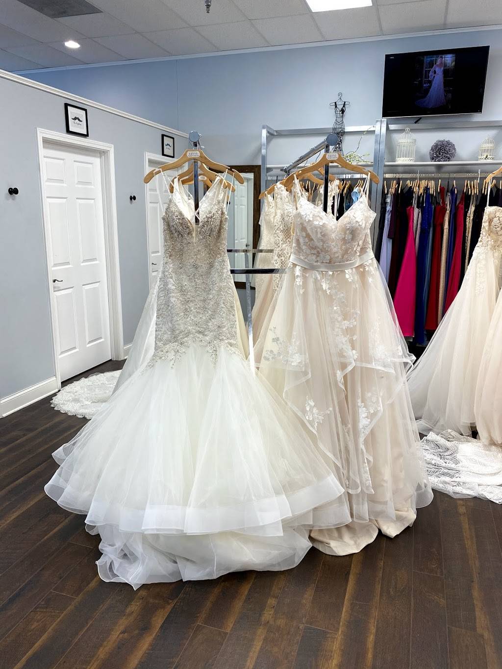 Savvi Formalwear & Bridal | 6220 Glenwood Ave, Raleigh, NC 27612, USA | Phone: (919) 783-8911