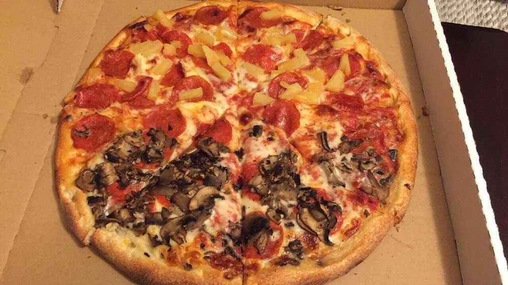 Michaels Pizza | 5669 Las Virgenes Rd, Calabasas, CA 91302, USA | Phone: (818) 880-0100