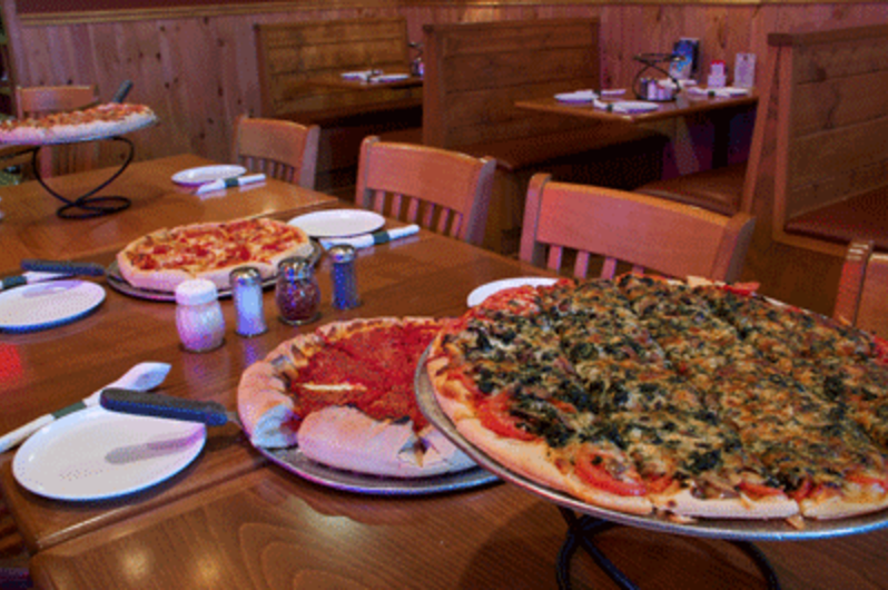 Charlie Foxs Pizzeria & Eatery | 3341 W Main St, St. Charles, IL 60175, USA | Phone: (630) 443-8888
