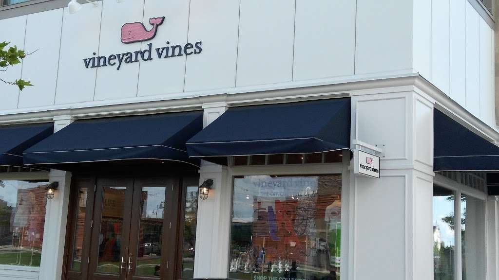 vineyard vines | 650 Market St, Lynnfield, MA 01940, USA | Phone: (781) 334-7004