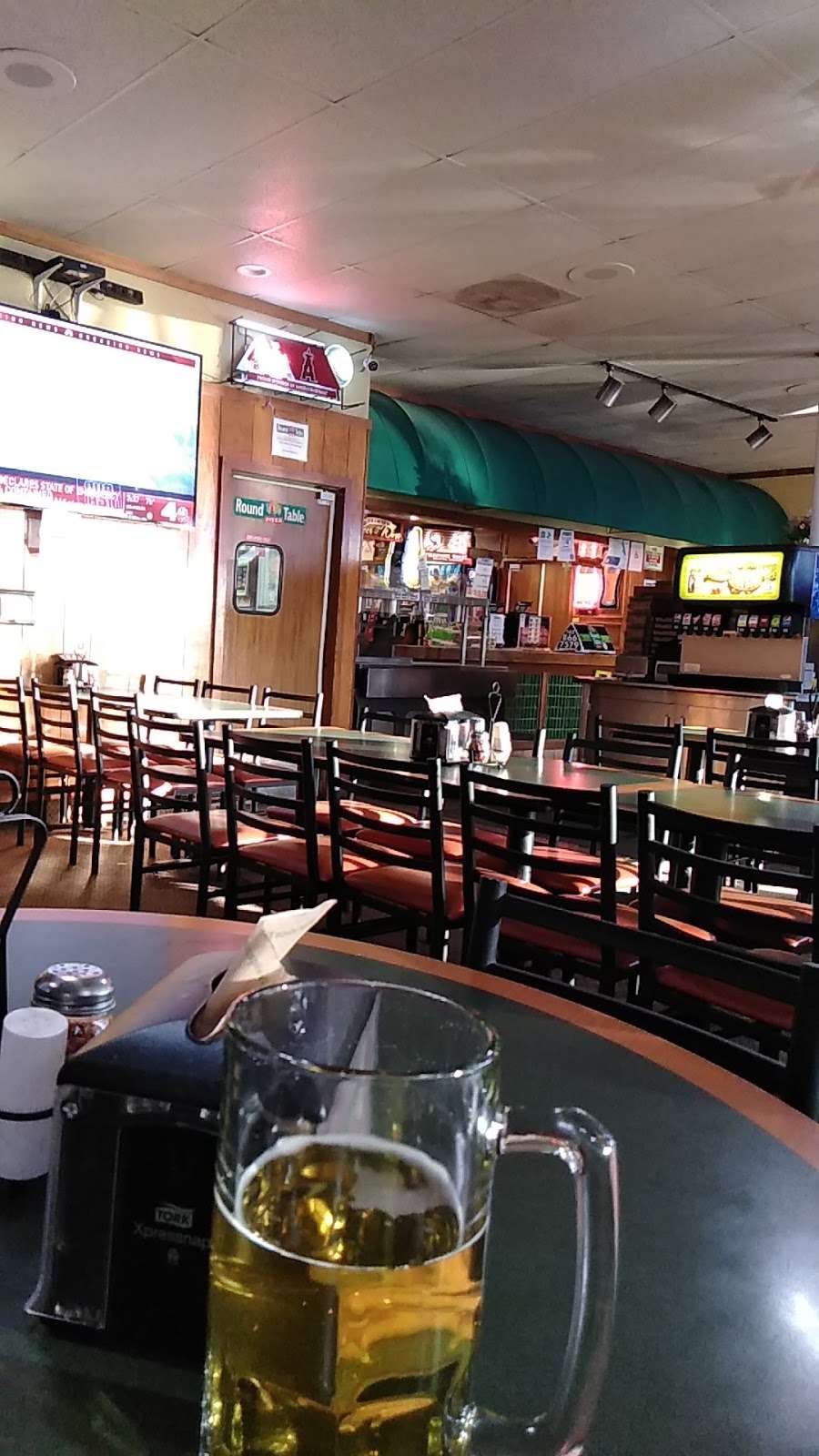 Round Table Pizza | 15730 Bellflower Blvd, Bellflower, CA 90706, USA | Phone: (562) 866-7579