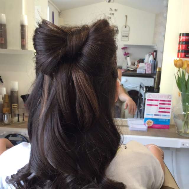 Hollys Hair Hut | 9 Samantha Mews, Havering-atte-Bower, Romford RM4 1QS, UK | Phone: 07725 998588