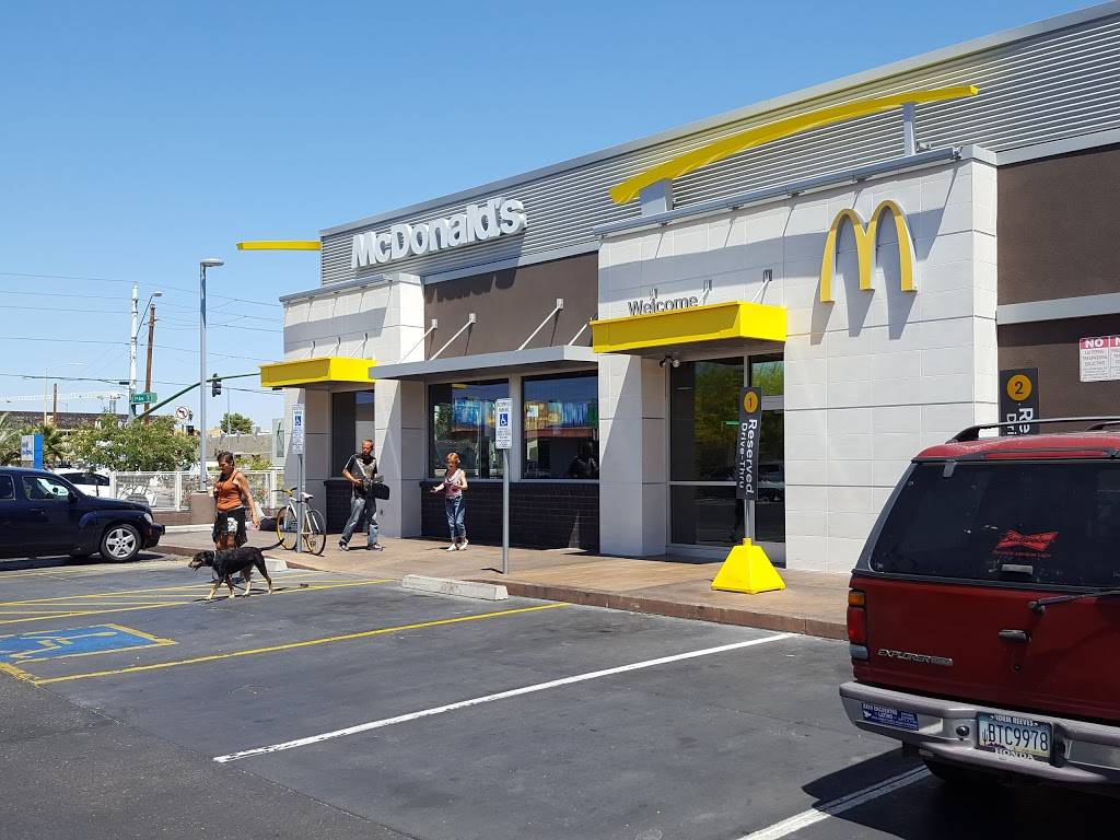 McDonalds | 711 W Indian School Rd, Phoenix, AZ 85013, USA | Phone: (602) 277-5512